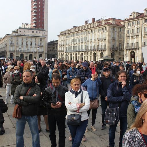 protesta no green pass a torino