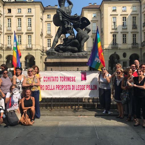 Torino scende in piazza contro il Ddl Pillon: &quot;Chiediamo il ritiro del disegno di legge&quot;