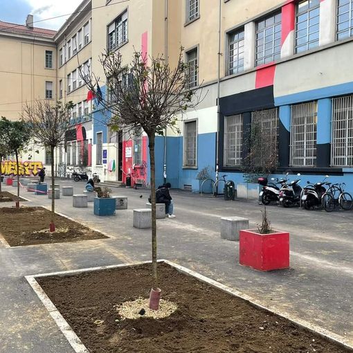 nuovo piazzale davanti a liceo Regina Margherita