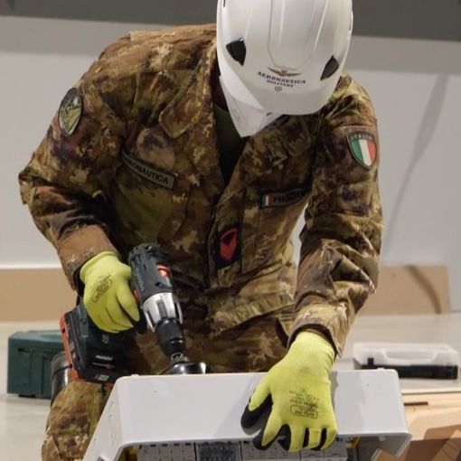 Coronavirus, alle Ogr arrivano i reparti Genio dell’aeronautica militare per l’allestimento dell'ospedale Covid