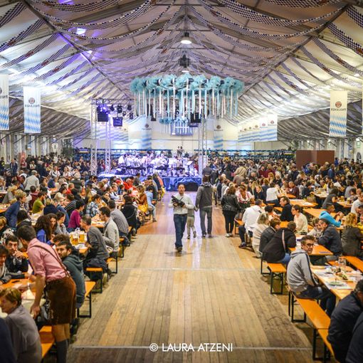 Successo di pubblico e famiglie per il primo weekend dell’Oktoberfest Cuneo