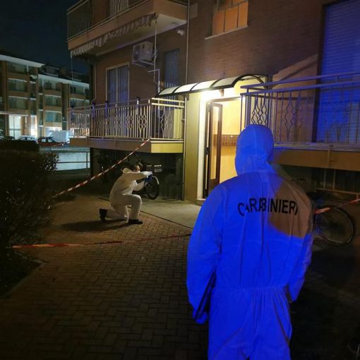 Carabinieri sul luogo dell'omicidio