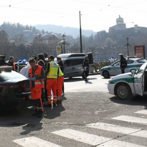 Sgozzato ai Murazzi, il giallo continua: l'area ancora sequestrata per i rilievi. I carabinieri cercano l'omicida