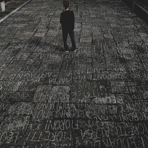 Opera Viva, Artista di Quartiere. La mappa italiana delle opere di 10 giovanissimi artisti coordinati da Alessandro Bulgini