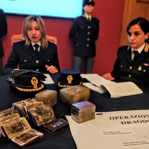 Blitz antidroga a Borgo Dora: presi i grossisti dell'hashish