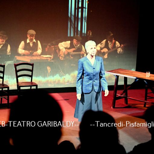 Ottavia Piccolo sul palco
