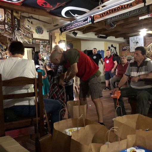 CasaPound, decine di famiglie in coda per il pacco alimentare