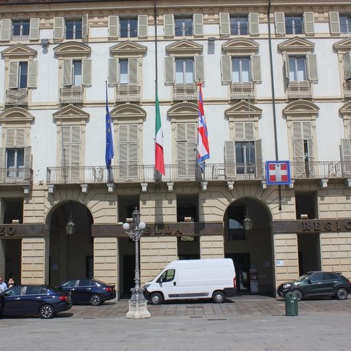 palazzo della regione piazza castello