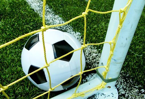 Pianezza, un 65enne muore durante una partita di calcio