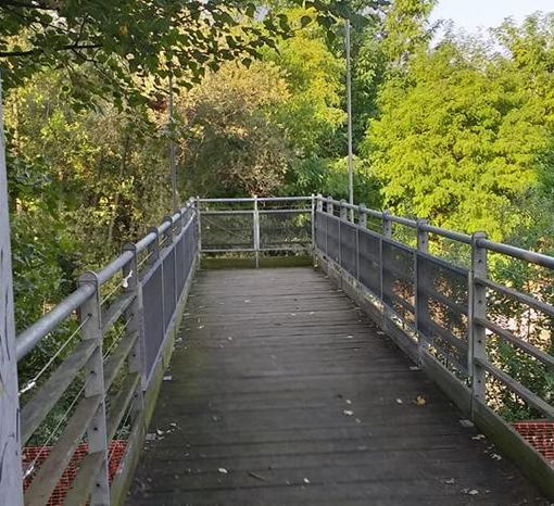 Sgomberata la capanna abusiva ai giardini Paracchi