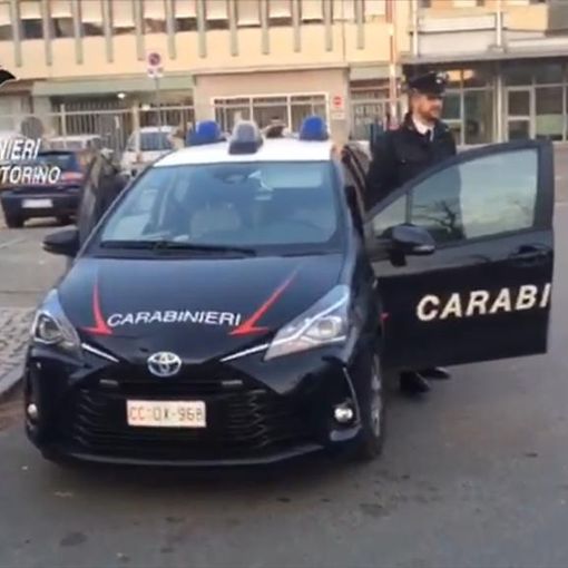 Parcheggiatori abusivi, blitz dei carabinieri davanti al Giovanni Bosco [VIDEO]