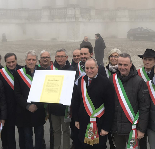 I sindaci della Città Metropolitana firmano il Patto di Superga: “Non siamo il dormitorio di Torino” [VIDEO]