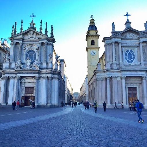 Derapata in piazza San Carlo durante il Salone dell'Auto: tensioni tra giunta Appendino e M5S