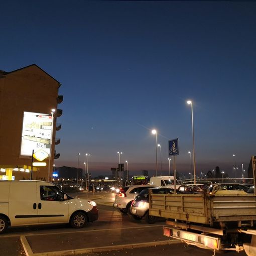 Traffico bloccato in piazza Baldissera: lunghe code su via Cecchi, corso Mortara e Principe Oddone (FOTO)