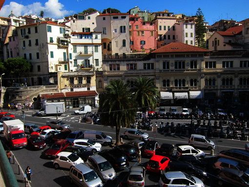 Chiedeva l'elemosina a Sanremo, 47enne torinese denunciato per accattonaggio molesto