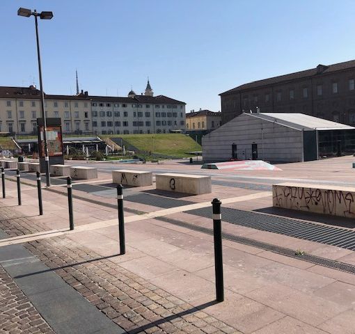 Addio graffiti e degrado in piazzale Valdo Fusi: ok alla riqualificazione. Arrivano telecamere antivandalo