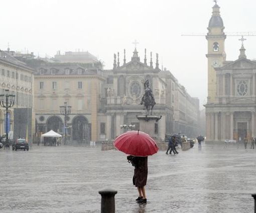 Meteo, arriva l'autunno: su Torino inizia una fase di maltempo prolungata