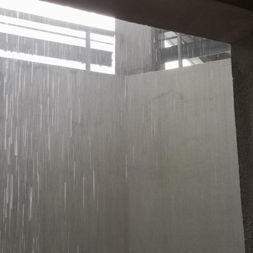 Torino torna a fare i conti col maltempo, ma stavolta non è un nubifragio come quello del 17 agosto [VIDEO]