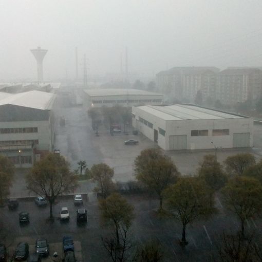 Pioggia, vento e anche grandine: ondata di maltempo su Torino