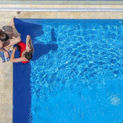 Torino si mette a nudo. Arriva in città la prima oasi naturista per incontri libertini