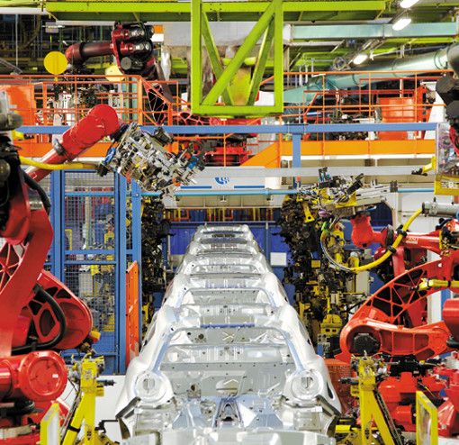 Torino: alla FCA Group Mirafiori Plant la ripresa continua