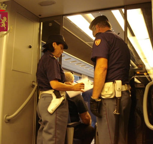 Carmagnola, ricercato arrestato a bordo di un treno dalla Polizia