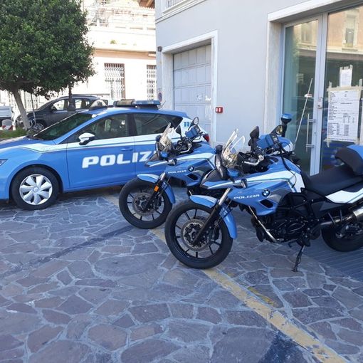Alassio: romba al volante di una Porsche Cayenne, ma la patente è falsa. Nei guai un 40enne di Torino