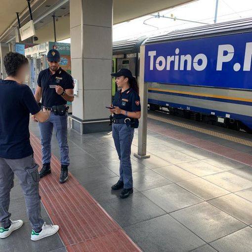 Il treno superveloce da Torino a Roma parte con due ore di ritardo: colpa di un passeggero rimasto chiuso in bagno
