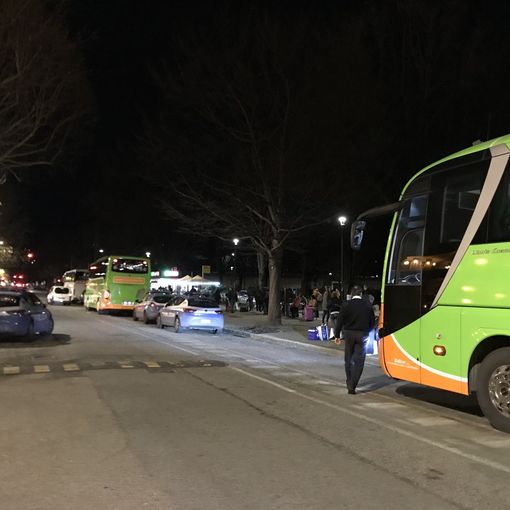 Caos Flixbus, notte da incubo al terminal dei bus di Torino: saltano corse per Parigi
