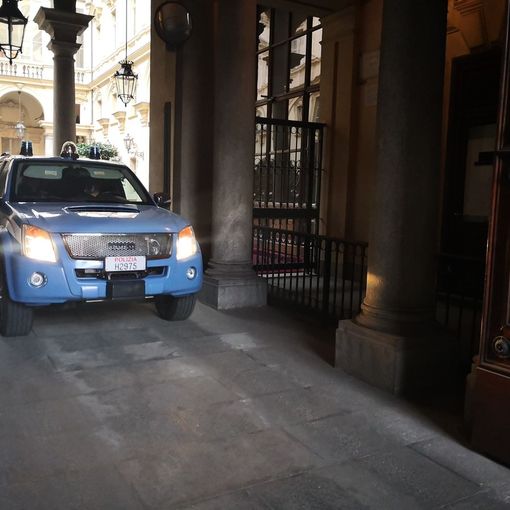 Pacco bomba a Palazzo Civico: polvere sospetta nella busta per Appendino