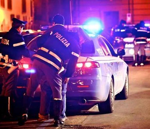 Prova a darsi fuoco e a gettarsi nella Dora: 61enne salvato da un intervento della Polizia