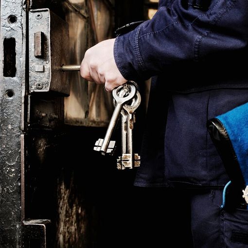 Torture al carcere delle Vallette, assoluzione per quattro agenti