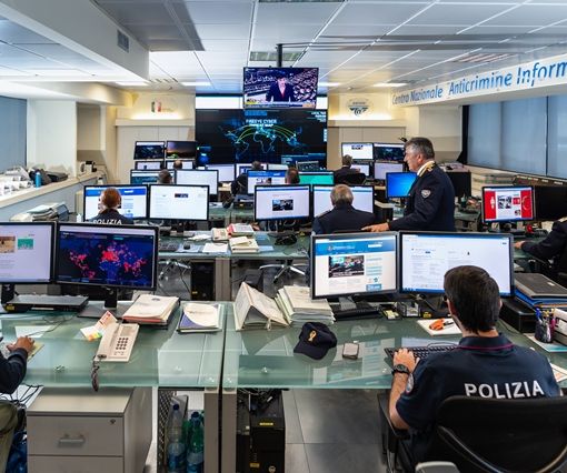 Pedopornografia, revenge porn, truffe online e fake news: con lockdown e smartworking, 1300 interventi nel 2020 per la Polizia postale
