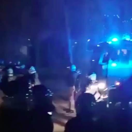 Polizia affronta i No Tav