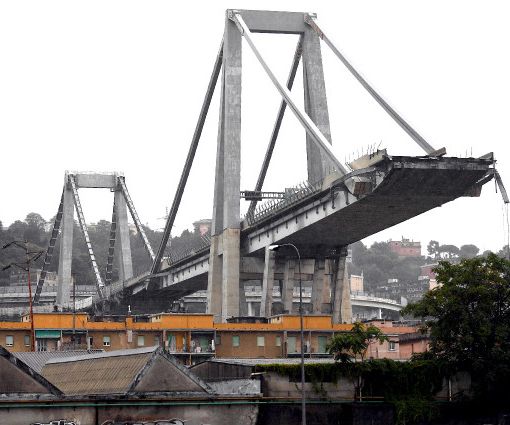 Crollo Ponte Morandi, Intesa Sanpaolo pronta a cancellare i mutui per le case della zona rossa