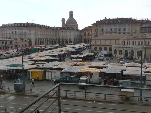 Polizia municipale, operazione di controllo in piazza della Repubblica