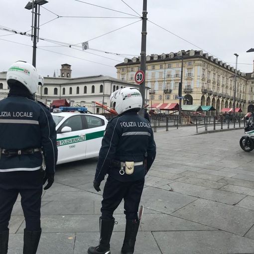 Coronavirus, il progetto per riaprire in sicurezza Porta Palazzo: transenne, controlli e no mercato al sabato