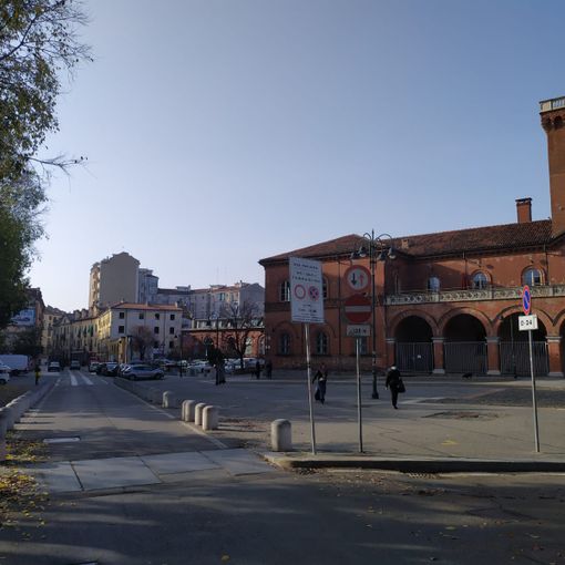 porta palazzo - foto d'archivio