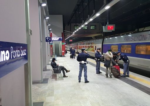 3700 persone controllate, 15 indagati, 254 treni scortati: i numeri dell'attività della Polizia sui treni piemontesi