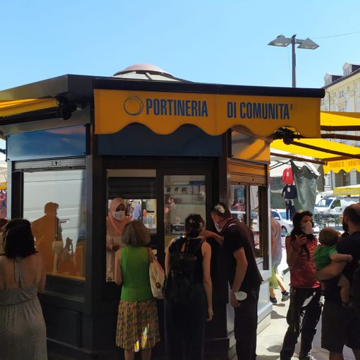 La Portineria di Comunità approda a Porta Palazzo per “spacciare” cultura (FOTO e VIDEO)