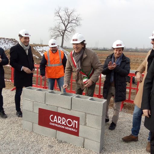 Nichelino, posata in via Debouchè la prima pietra per la nuova Rsa: darà lavoro a un centinaio di persone