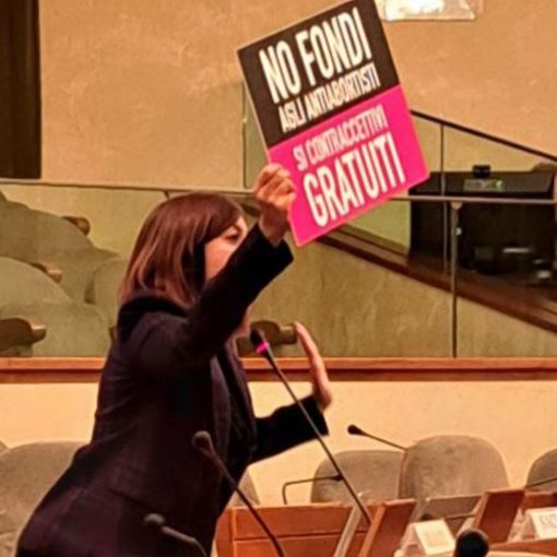 protesta consiglio regionale
