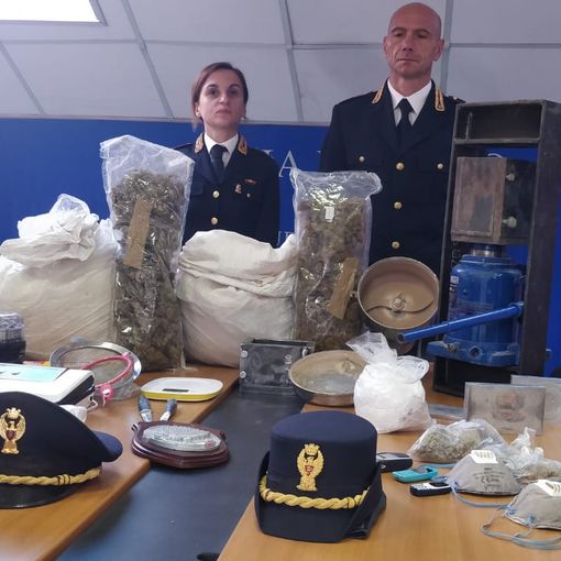Il nipote con le zie organizzavano lo spaccio: due arresti e una denuncia a Torino