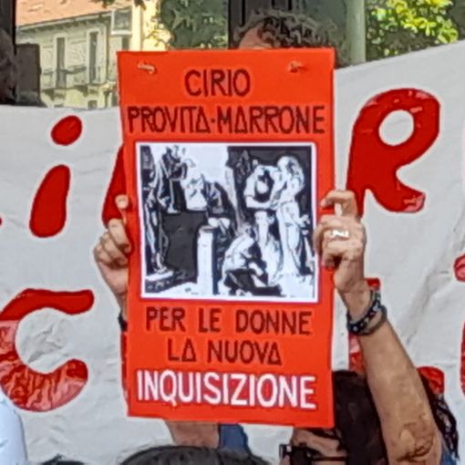 &quot;Basta soldi e associazioni anti abortiste negli ospedali pubblici&quot;, le donne protestano davanti al Sant'Anna