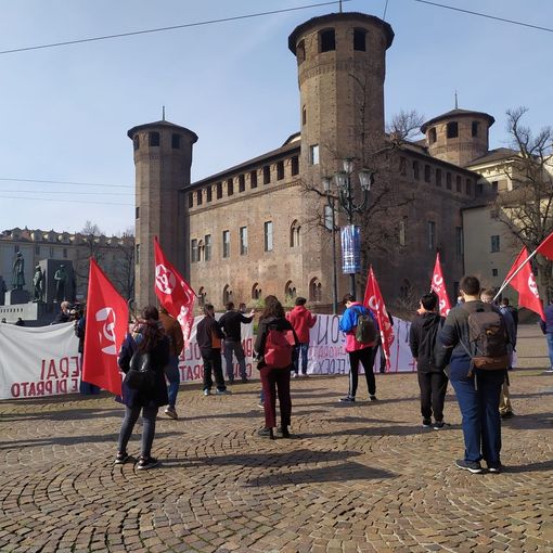 La solidarietà di SiCobas Torino ai lavoratori della logistica di Piacenza: “Basta violenze della polizia contro gli operai”
