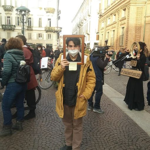 Lavoratori spettacolo in piazza Carignano