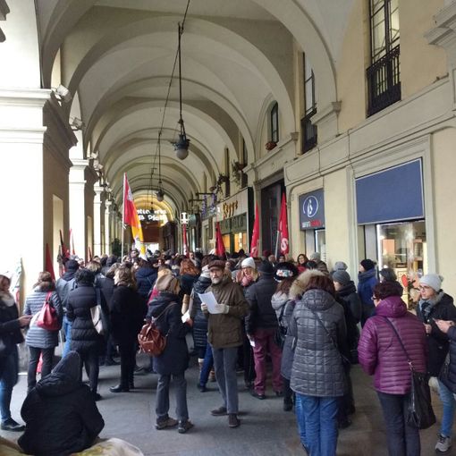 La Cobas Scuola organizza presidio di solidarietà per Rosa Maria, l'insegnante sospesa