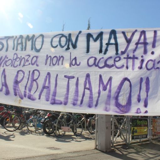 Ragazza accusó polizia di violenze: al via processo [FOTO e VIDEO]