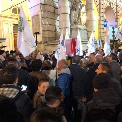 CasaPound in piazza con residenti e commercianti contro la nuova ZTL nel centro di Torino