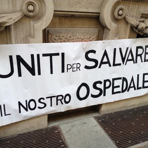Oftalmico: i cittadini in piazza contro la sua chiusura